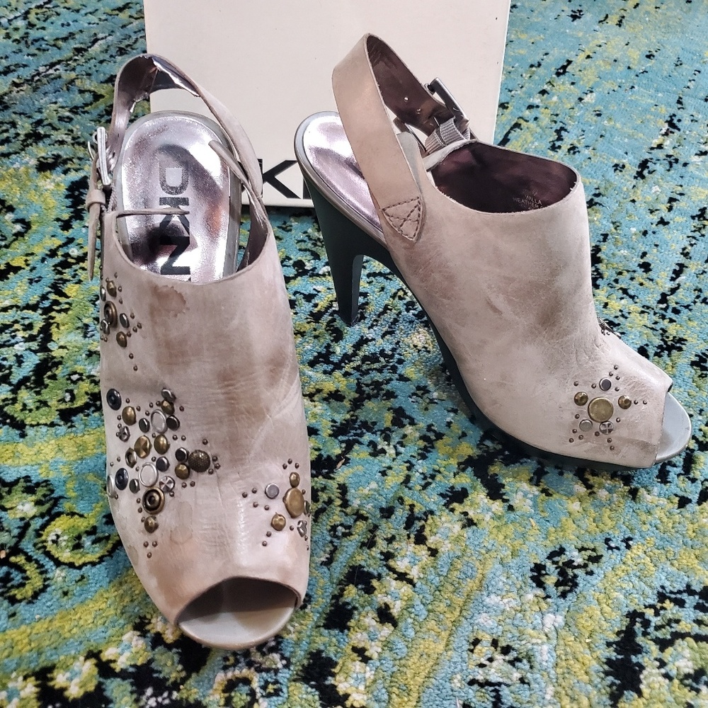 Gorgeous studded peep toe booties DKNY 10 - Picture 8 of 14